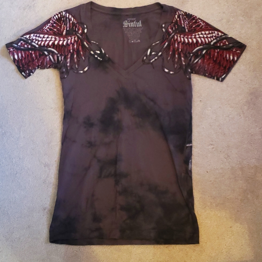 Sinful womens medium fitted vneck tshirt
